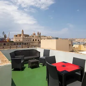 Traditional & Modern Maltese Townhouse - Rooftop Terrace And Sea Views, Close To Birgu Waterfront Cospicua