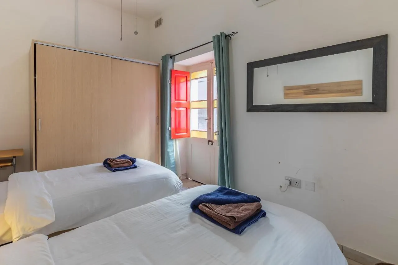 Bormla - Comfortable Two Bedroom Apartment Cospicua
