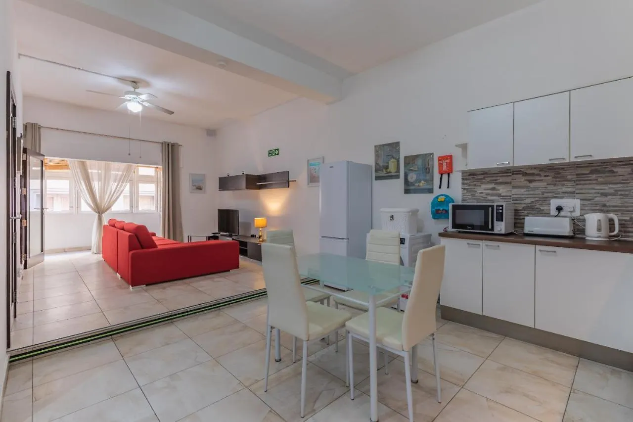 Bormla - Comfortable Two Bedroom Apartment Cospicua