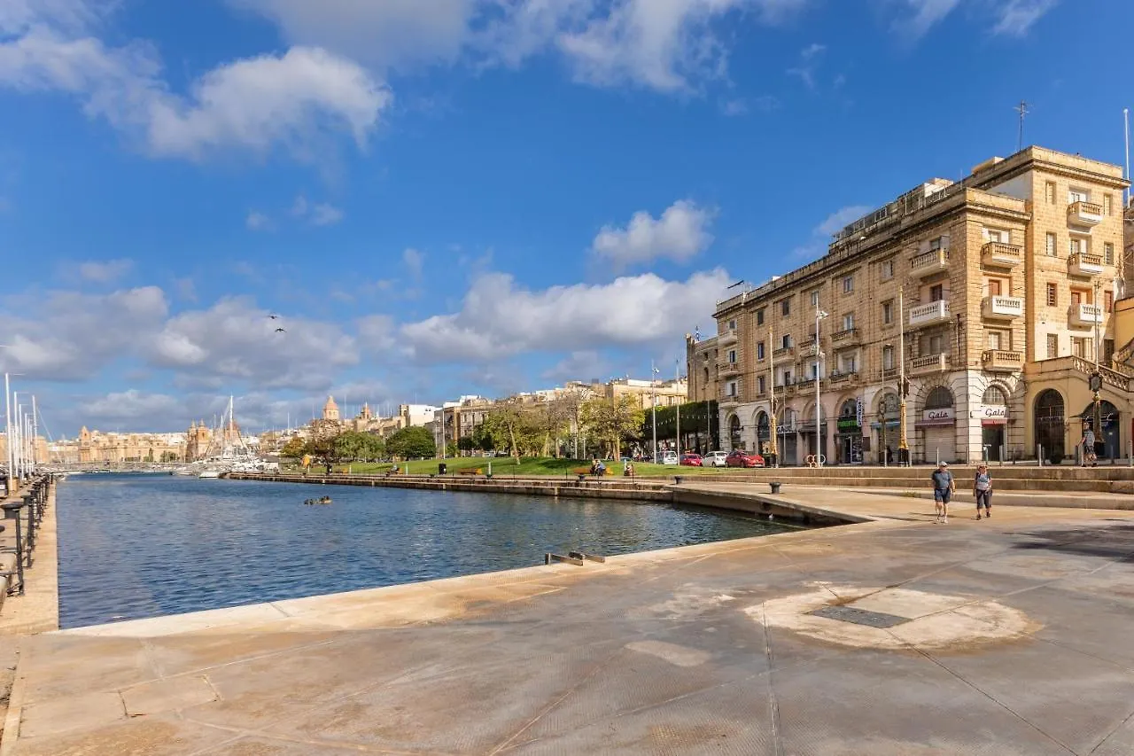 Bormla - Comfortable Two Bedroom Apartment Cospicua